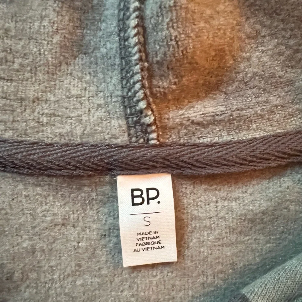 BP Cropped Camo Hoodie - Picture 3 of 3